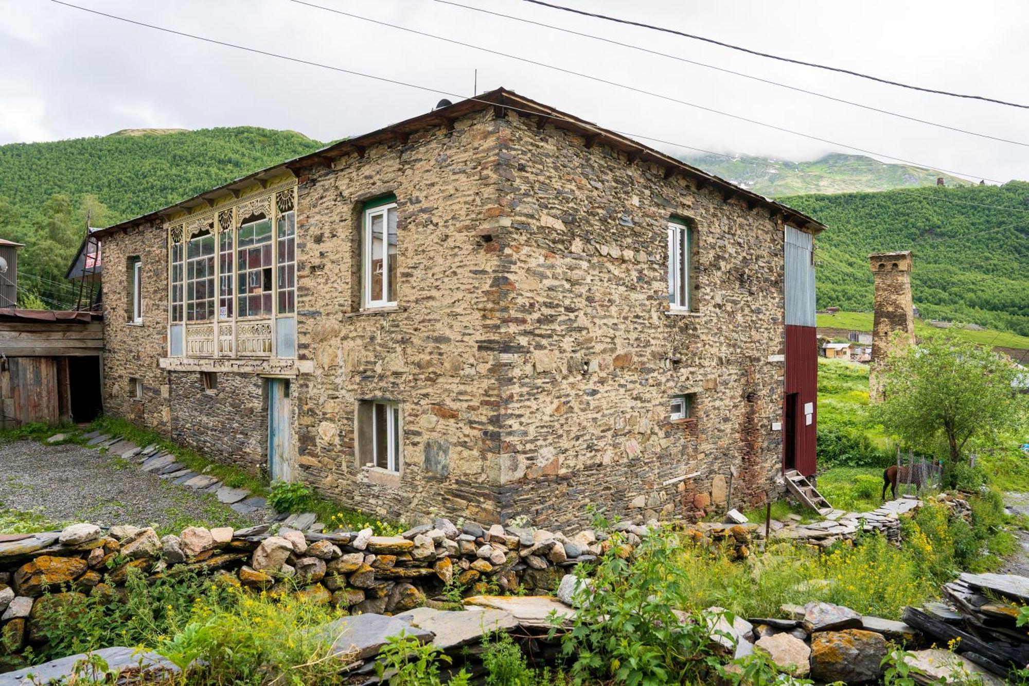 Guesthouse Svani Usguli Kültér fotó